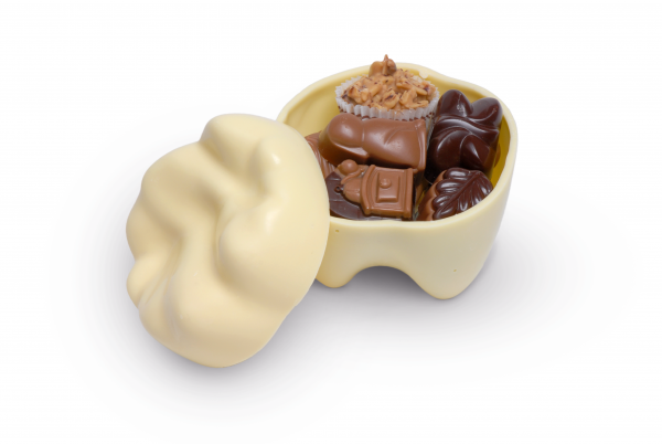 Schokoladen-Zahn gefüllt mit alkoholfreien Pralinen