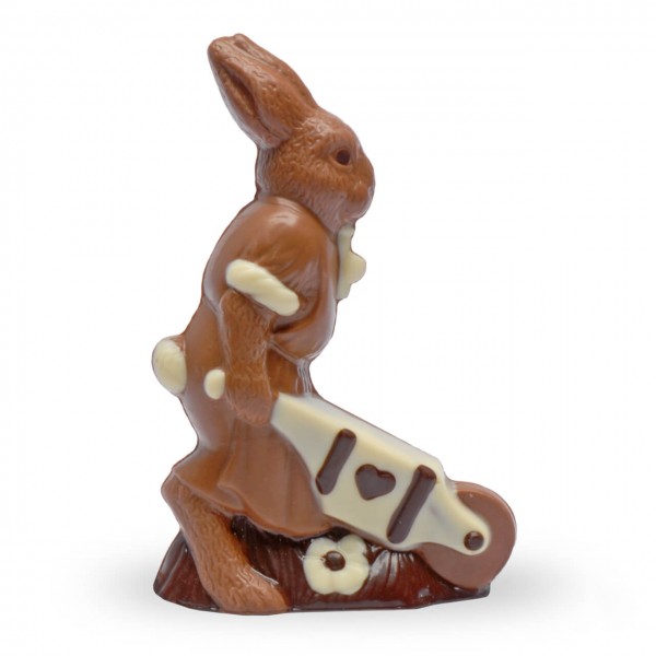 Hase mit Schubkarre aus Schokolade