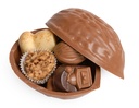 Walnuss gefüllt mit Pralinen